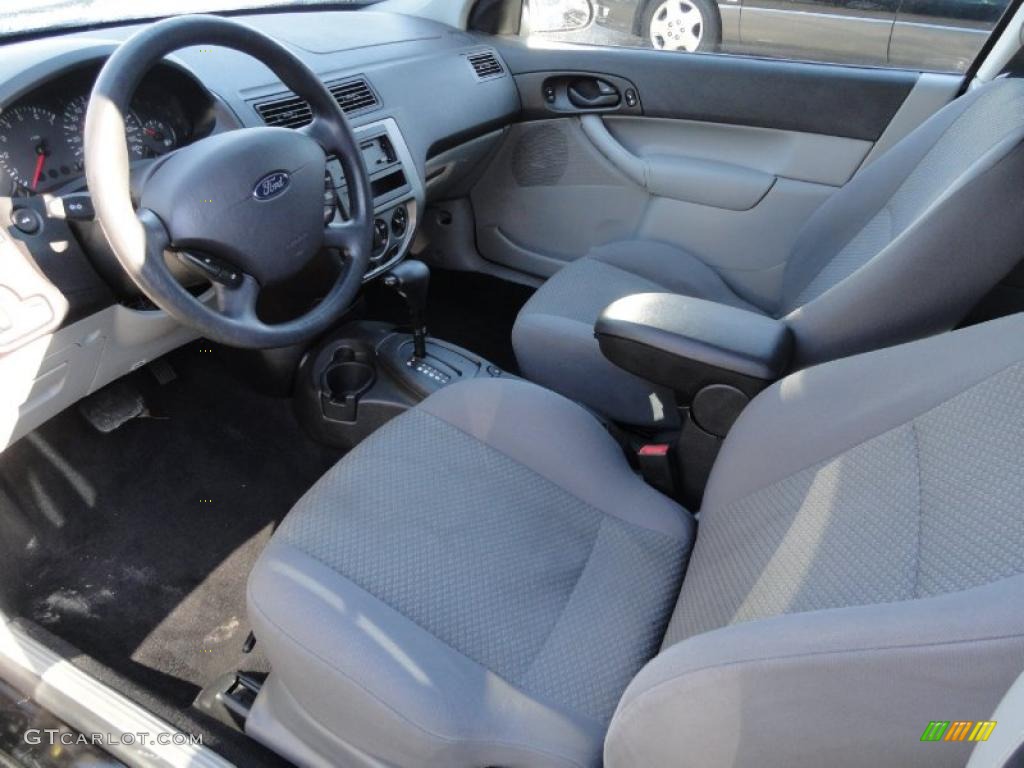 Charcoal/Charcoal Interior 2006 Ford Focus ZX3 SE Hatchback Photo #41687741