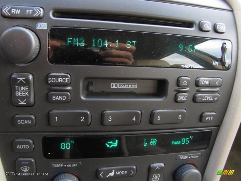2003 Cadillac Seville SLS Controls Photo #41690601