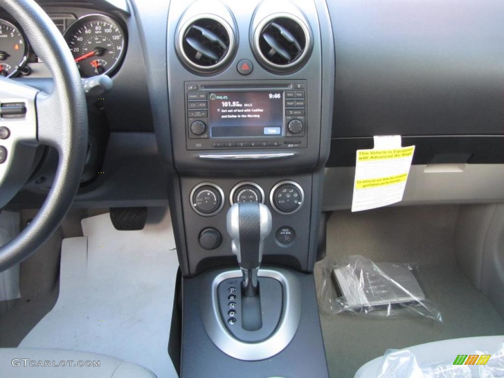 2011 Rogue SV - Cayenne Red / Black photo #10