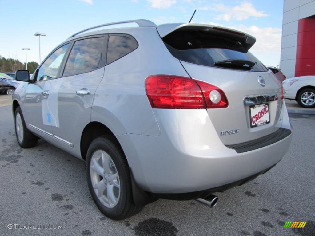 2011 Rogue SV - Silver Ice Metallic / Black photo #3