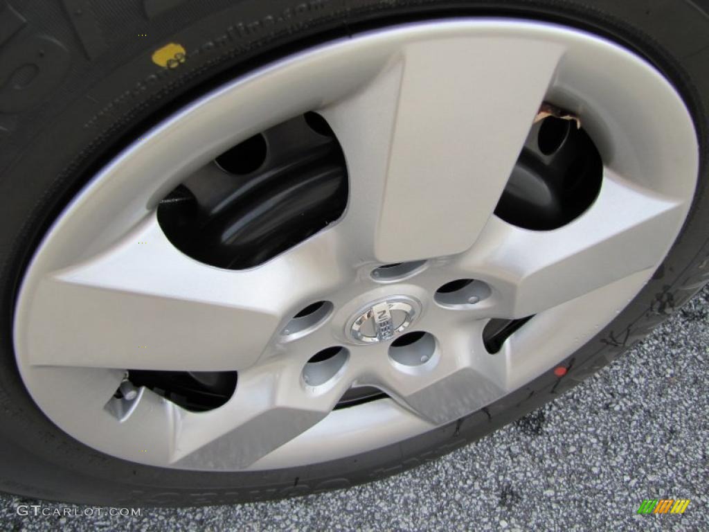 2011 Rogue S - Pearl White / Black photo #8