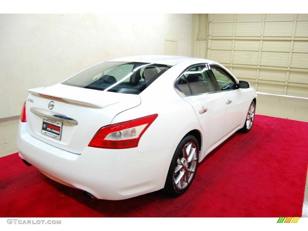2010 Maxima 3.5 SV Sport - Winter Frost White / Charcoal photo #6