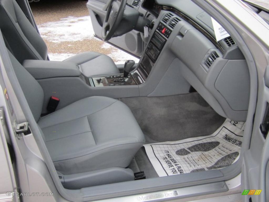 Ash Interior 2002 Mercedes-Benz E 320 4Matic Sedan Photo #41694354