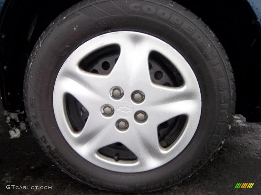 2001 Chevrolet Cavalier LS Sedan Wheel Photo #41695649