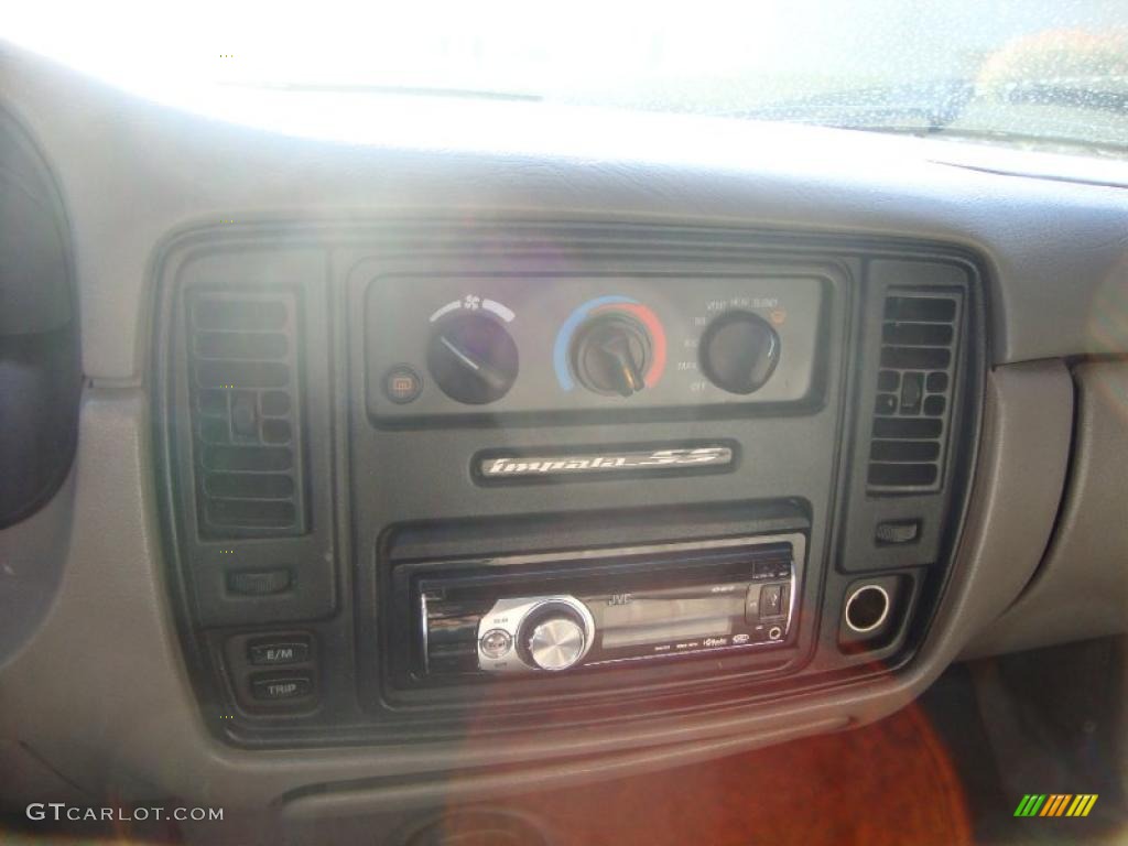 1996 Impala SS - Dark Cherry Metallic / Gray photo #19