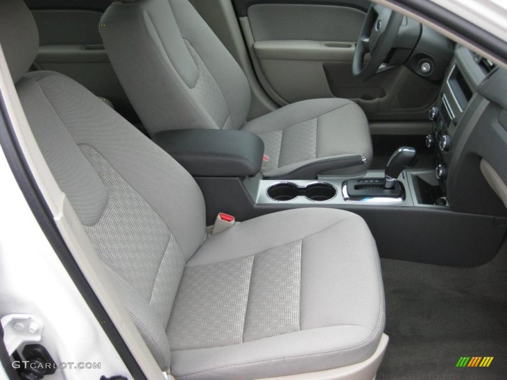 2011 Fusion SE - White Suede / Medium Light Stone photo #18