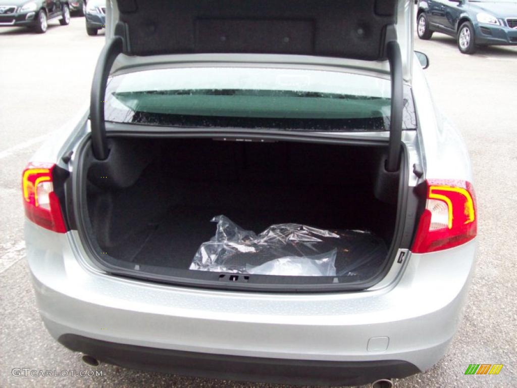 2011 Volvo S60 T6 AWD Trunk Photo #41703006