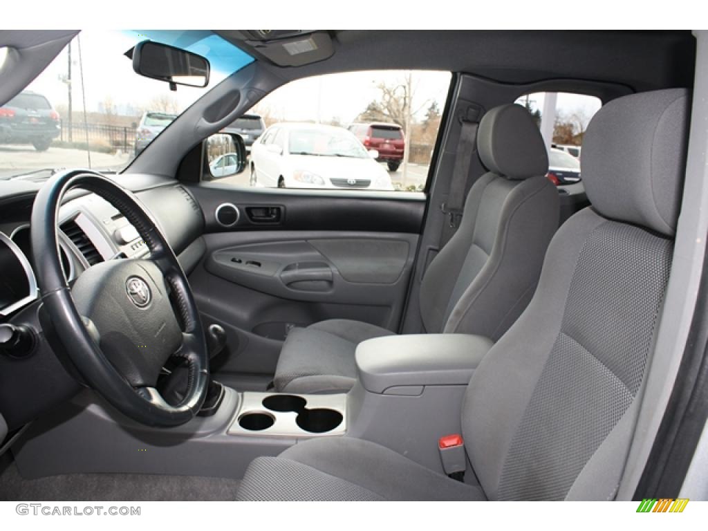 Graphite Gray Interior 2005 Toyota Tacoma V6 Access Cab 4x4 Photo #41703318