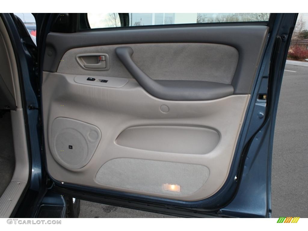 2005 Toyota Sequoia SR5 4WD Light Charcoal Door Panel Photo #41707462