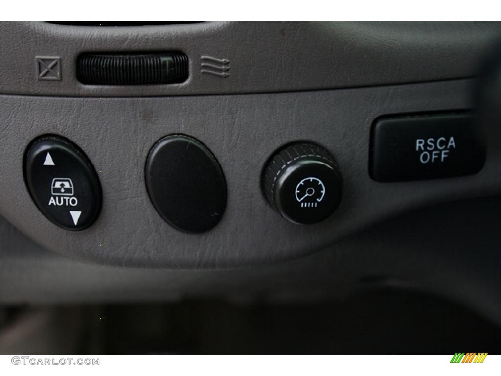 2005 Sequoia SR5 4WD - Blue Steel Metallic / Light Charcoal photo #24