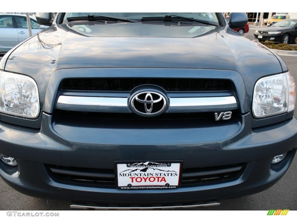 2005 Sequoia SR5 4WD - Blue Steel Metallic / Light Charcoal photo #34