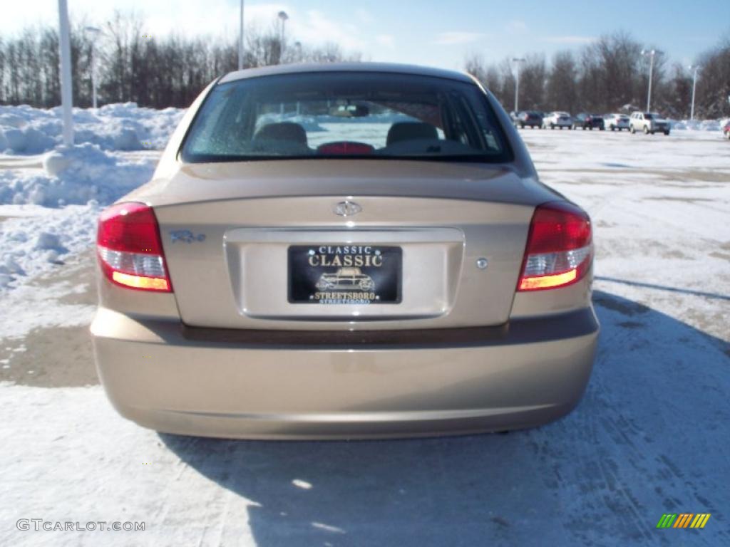 2003 Rio Sedan - Light Gold / Beige photo #5