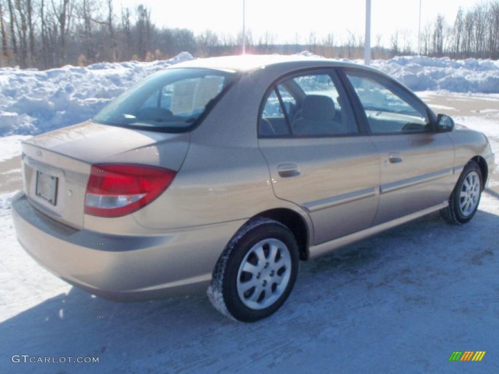 2003 Rio Sedan - Light Gold / Beige photo #6