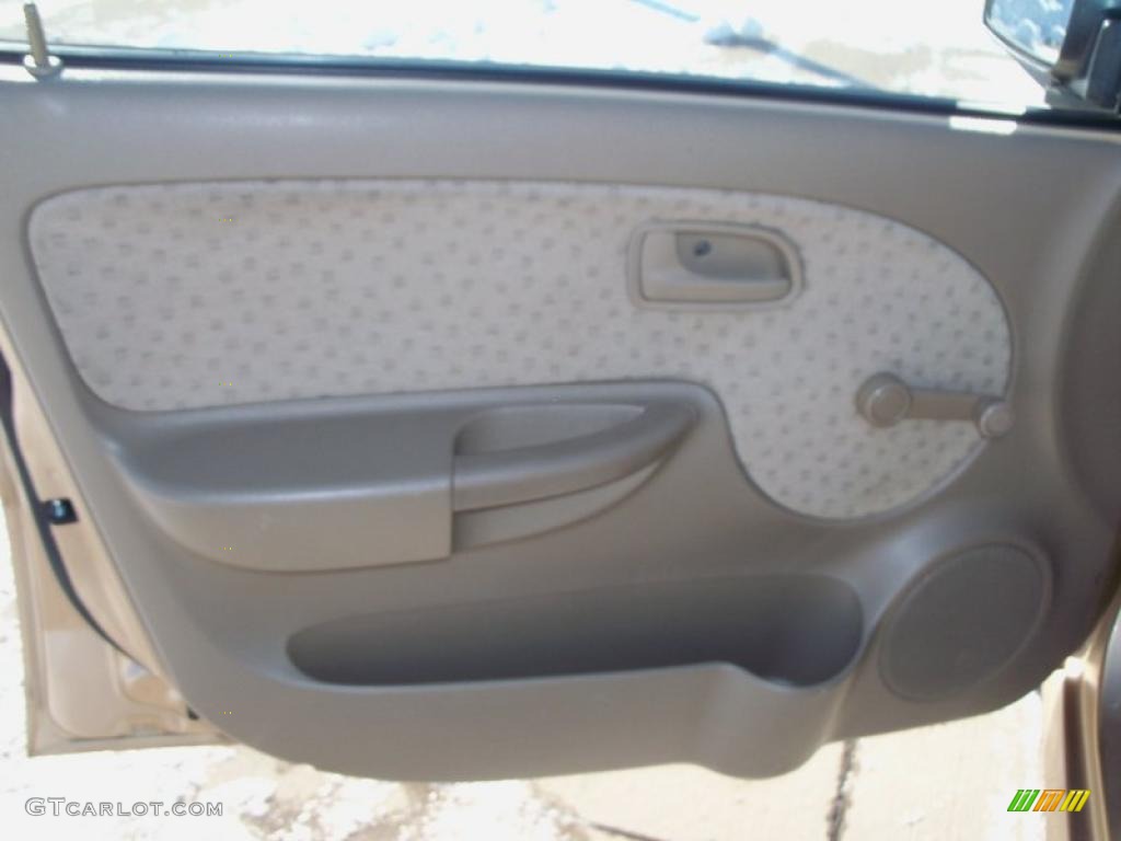 2003 Rio Sedan - Light Gold / Beige photo #7