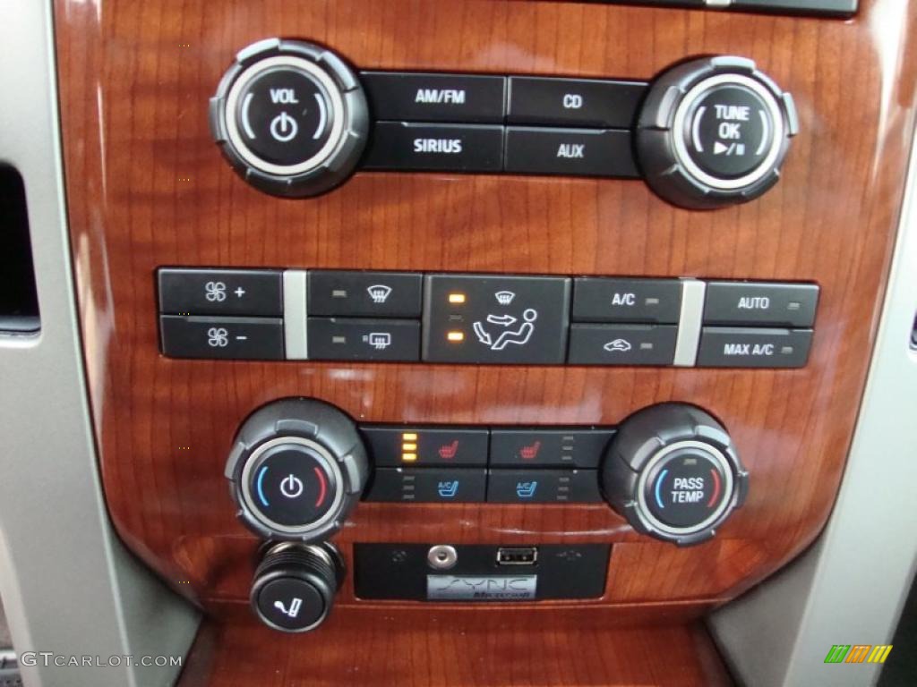 2010 Ford F150 Lariat SuperCrew 4x4 Controls Photo #41708903