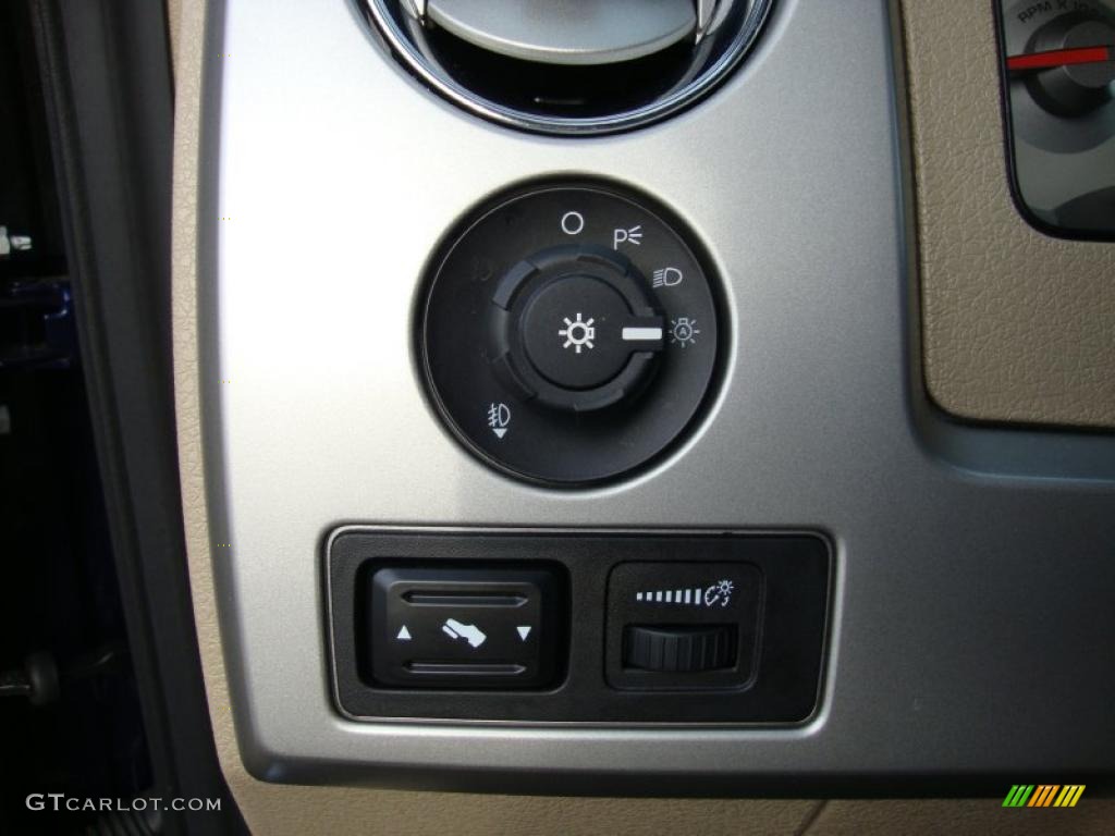2010 Ford F150 Lariat SuperCrew 4x4 Controls Photo #41708982