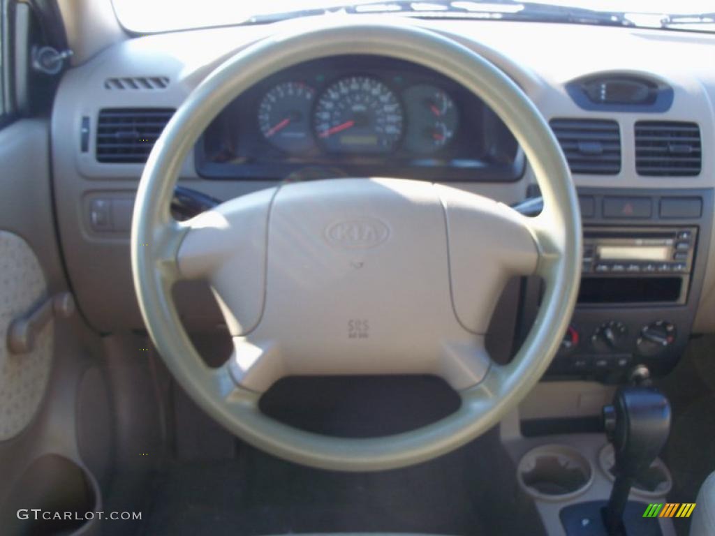 2003 Rio Sedan - Light Gold / Beige photo #15