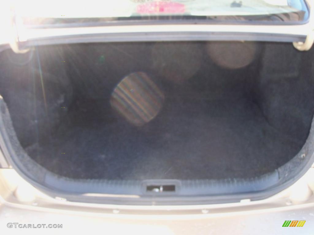 2003 Rio Sedan - Light Gold / Beige photo #21