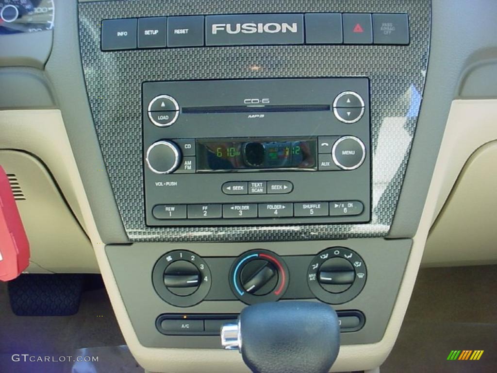 2008 Fusion SE - Light Sage Metallic / Camel photo #23