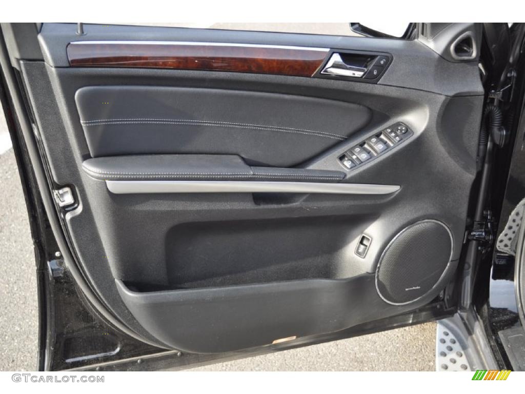 2010 Mercedes-Benz GL 550 4Matic Black Door Panel Photo #41718142