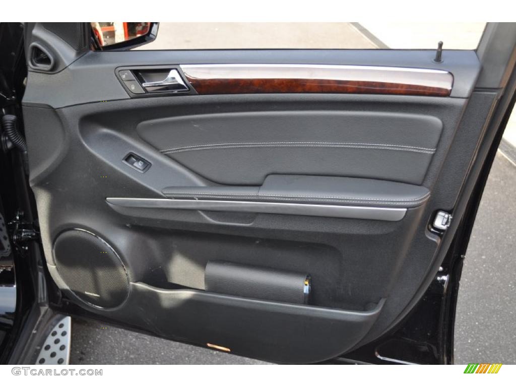 2010 Mercedes-Benz GL 550 4Matic Black Door Panel Photo #41718154