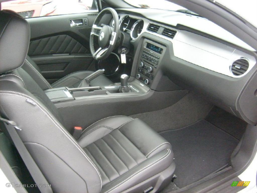 2011 Ford Mustang GT Premium Coupe Charcoal Black Dashboard Photo #41719786