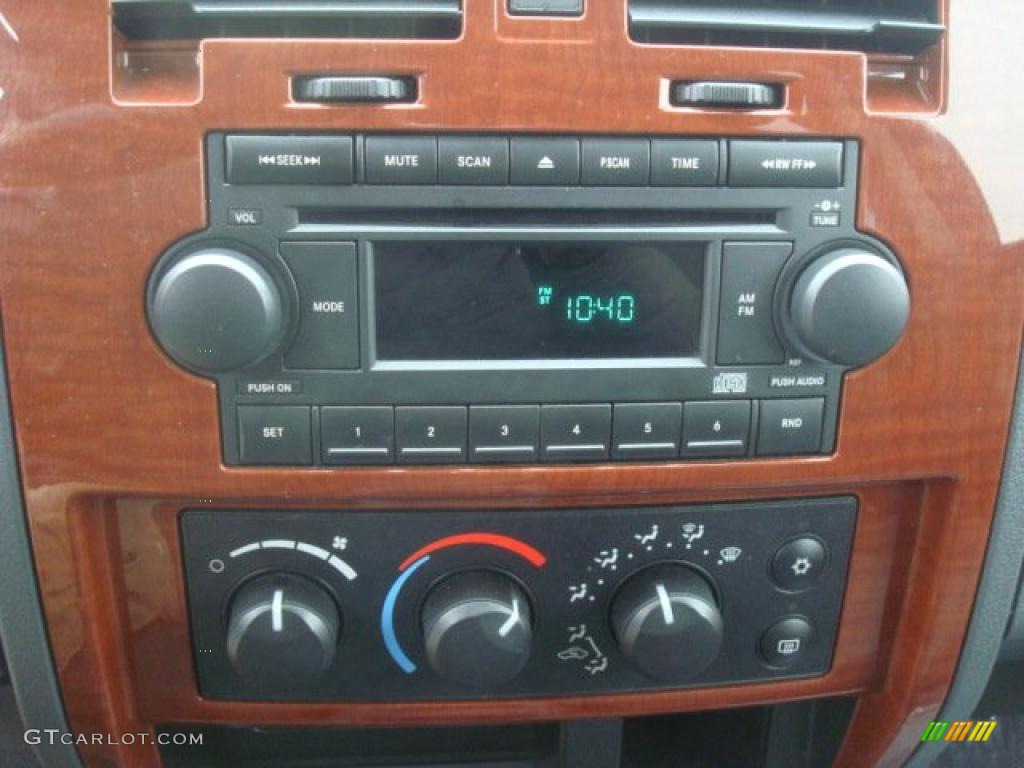 2005 Dodge Dakota SLT Quad Cab Controls Photo #41720146