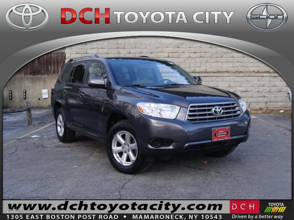 Blue Streak Metallic Toyota Highlander