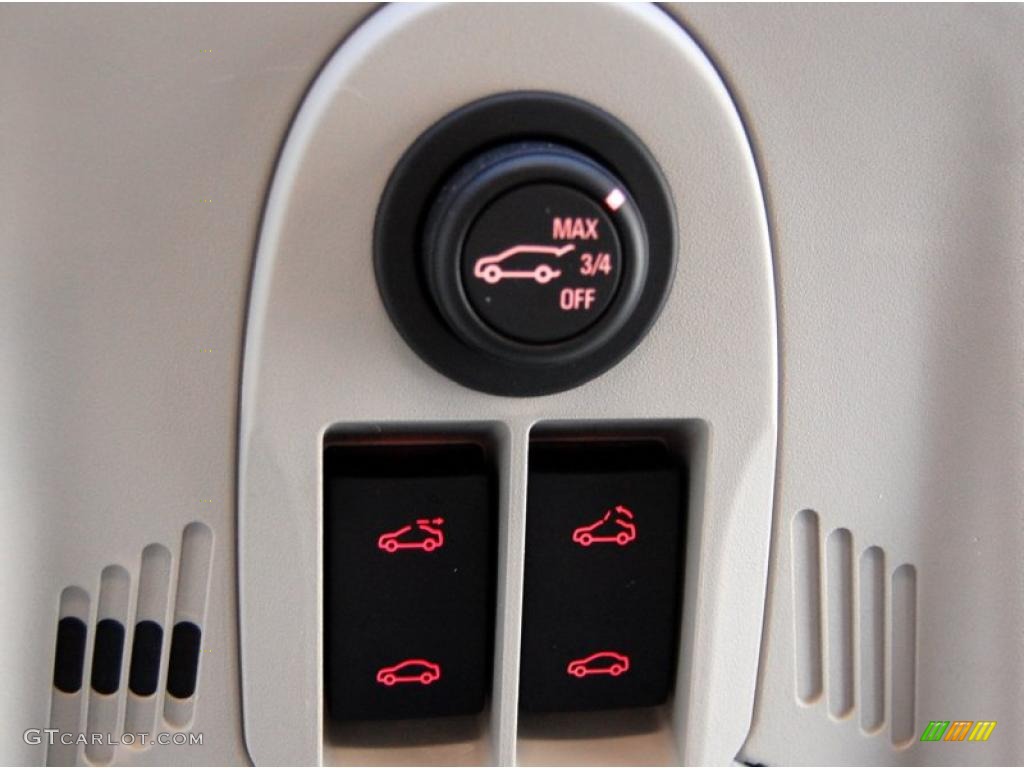 2010 GMC Terrain SLT AWD Controls Photo #41724024