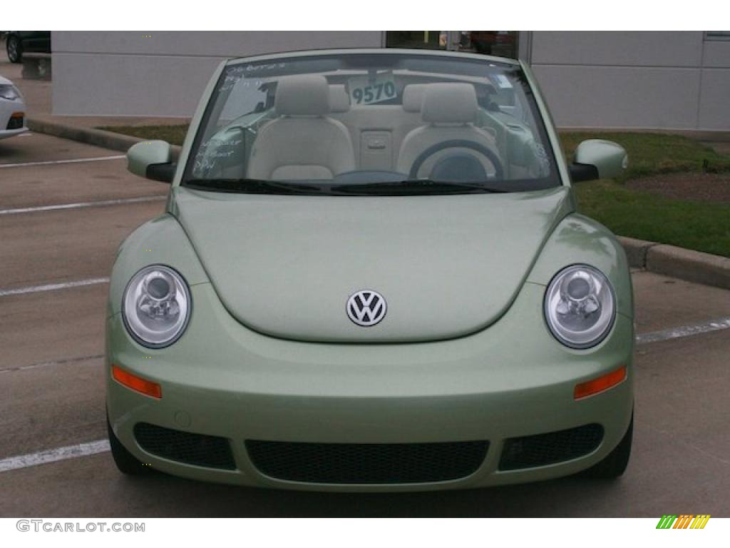 Gecko Green 2008 Volkswagen New Beetle SE Convertible Exterior Photo #41727582