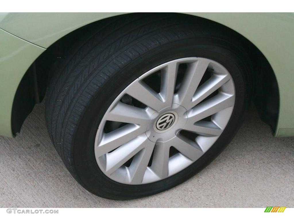 2008 Volkswagen New Beetle SE Convertible Wheel Photo #41727849