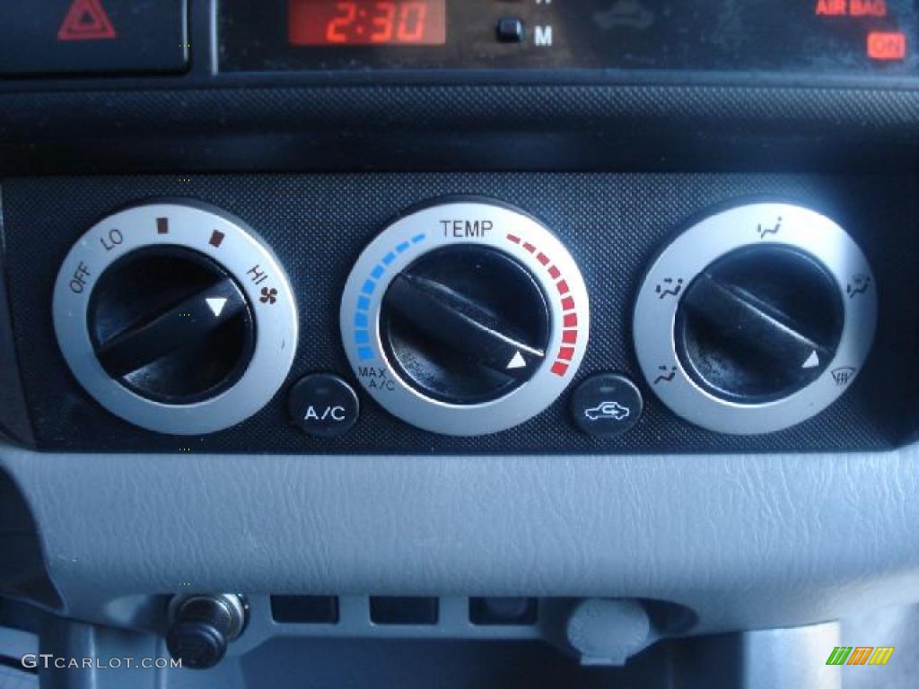 2009 Toyota Tacoma Regular Cab Controls Photo #41728516