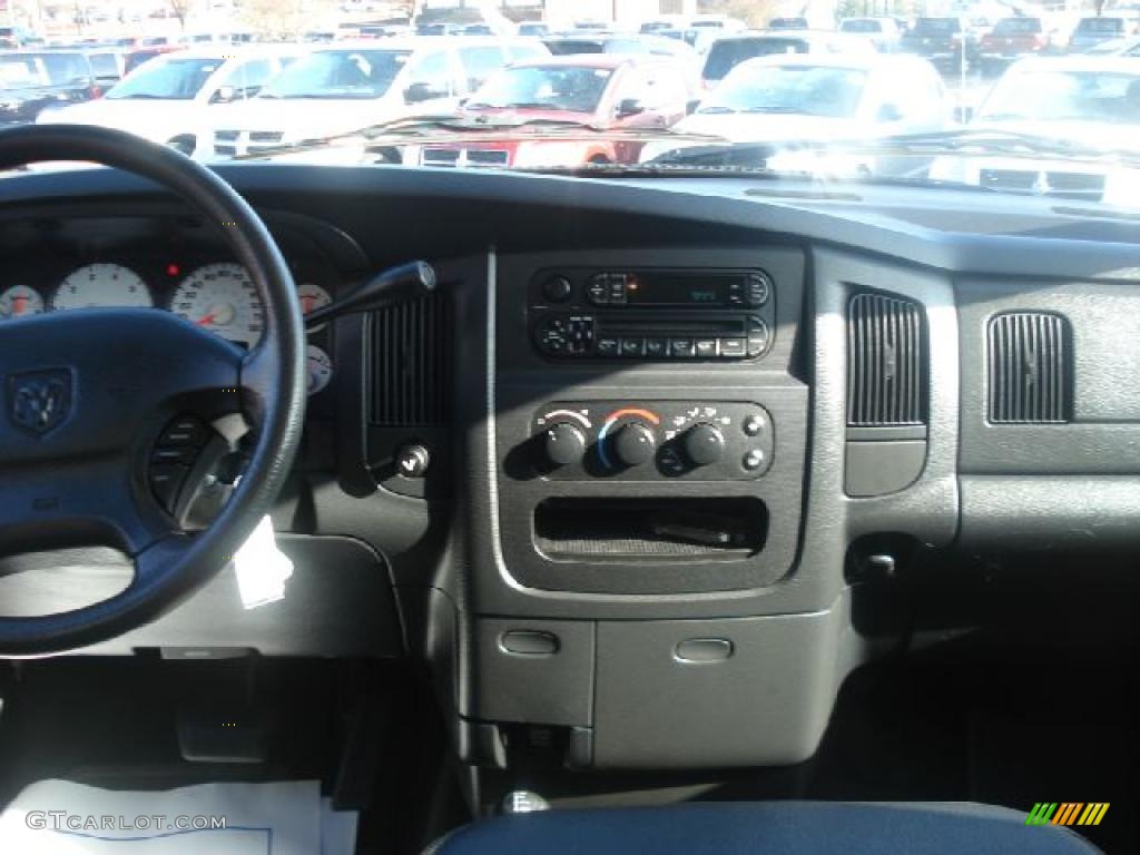 2003 Ram 1500 SLT Quad Cab 4x4 - Black / Dark Slate Gray photo #28