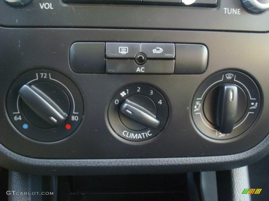 2006 Volkswagen Jetta Value Edition Sedan Controls Photo #41729892