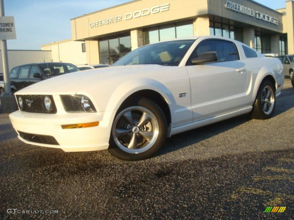 2006 Mustang GT Premium Coupe - Performance White / Light Parchment photo #2