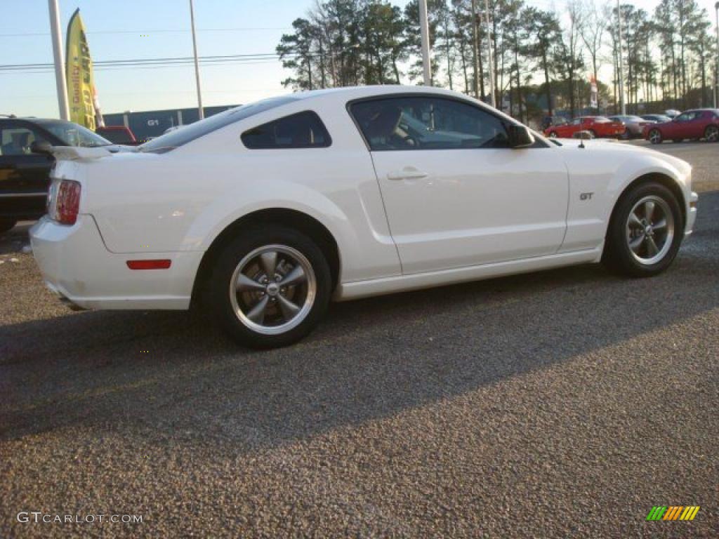 2006 Mustang GT Premium Coupe - Performance White / Light Parchment photo #5