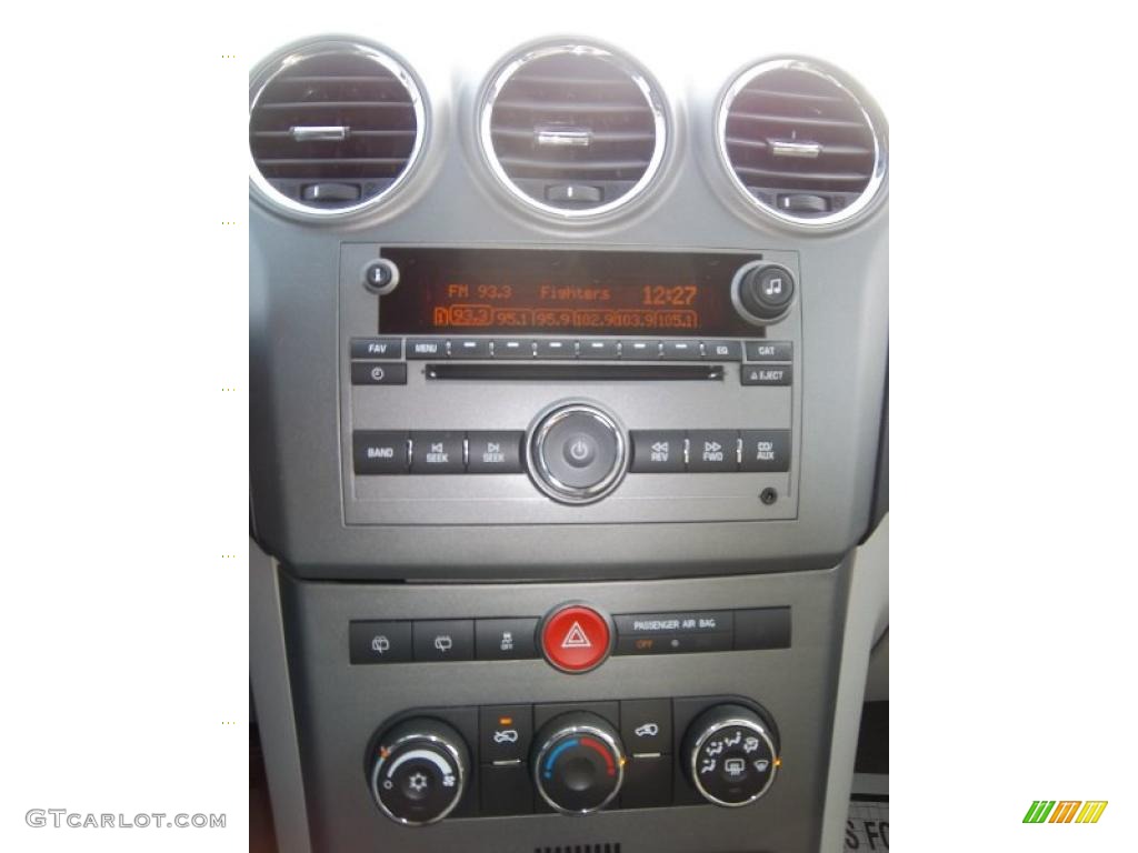 2010 Saturn VUE XE Controls Photo #41732054