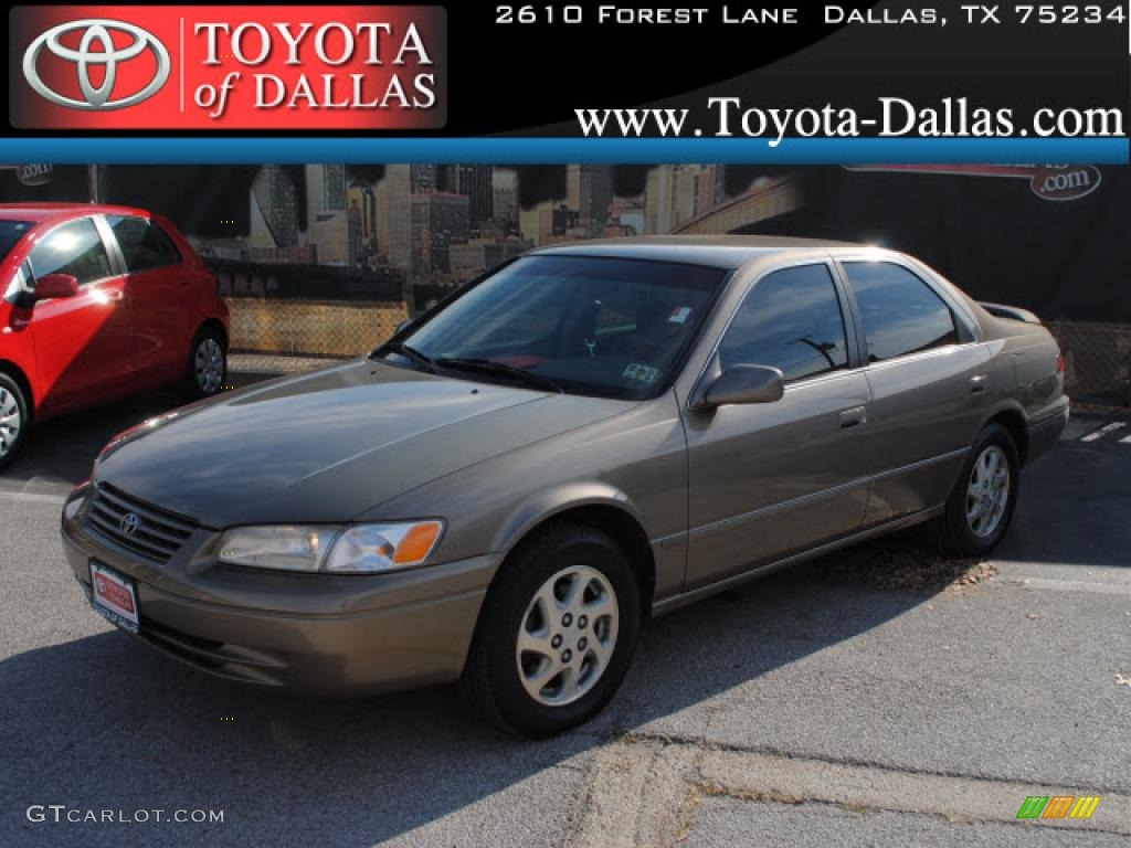 1999 Camry LE V6 - Cashmere Beige Metallic / Oak photo #1