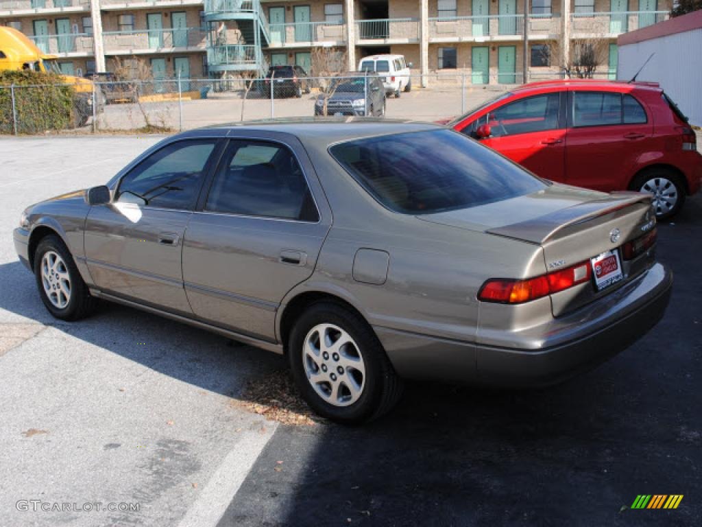 1999 Camry LE V6 - Cashmere Beige Metallic / Oak photo #3