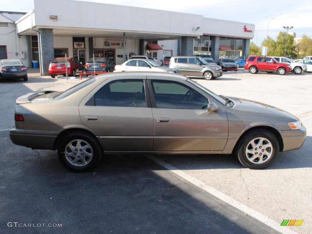 1999 Camry LE V6 - Cashmere Beige Metallic / Oak photo #5