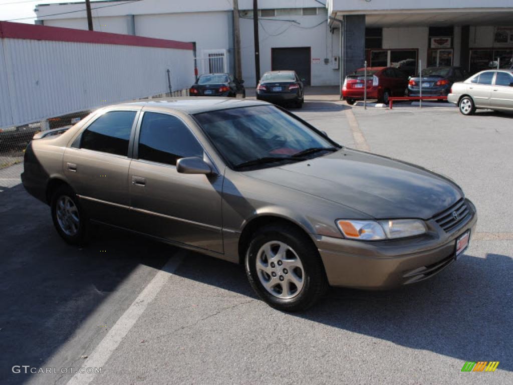 1999 Camry LE V6 - Cashmere Beige Metallic / Oak photo #6