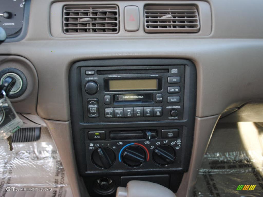 1999 Camry LE V6 - Cashmere Beige Metallic / Oak photo #11