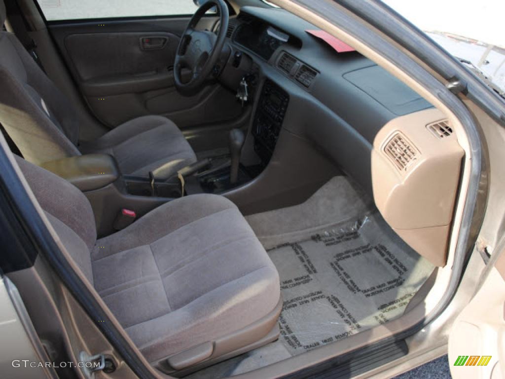 1999 Camry LE V6 - Cashmere Beige Metallic / Oak photo #16