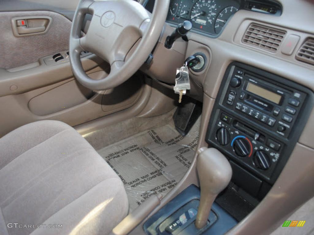 1999 Camry LE V6 - Cashmere Beige Metallic / Oak photo #19
