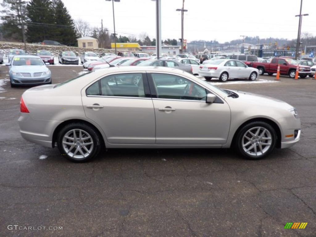 2010 Fusion SEL - Brilliant Silver Metallic / Camel photo #5