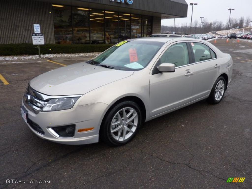 2010 Fusion SEL - Brilliant Silver Metallic / Camel photo #8