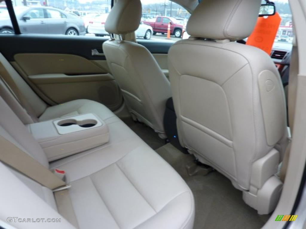 2010 Fusion SEL - Brilliant Silver Metallic / Camel photo #16