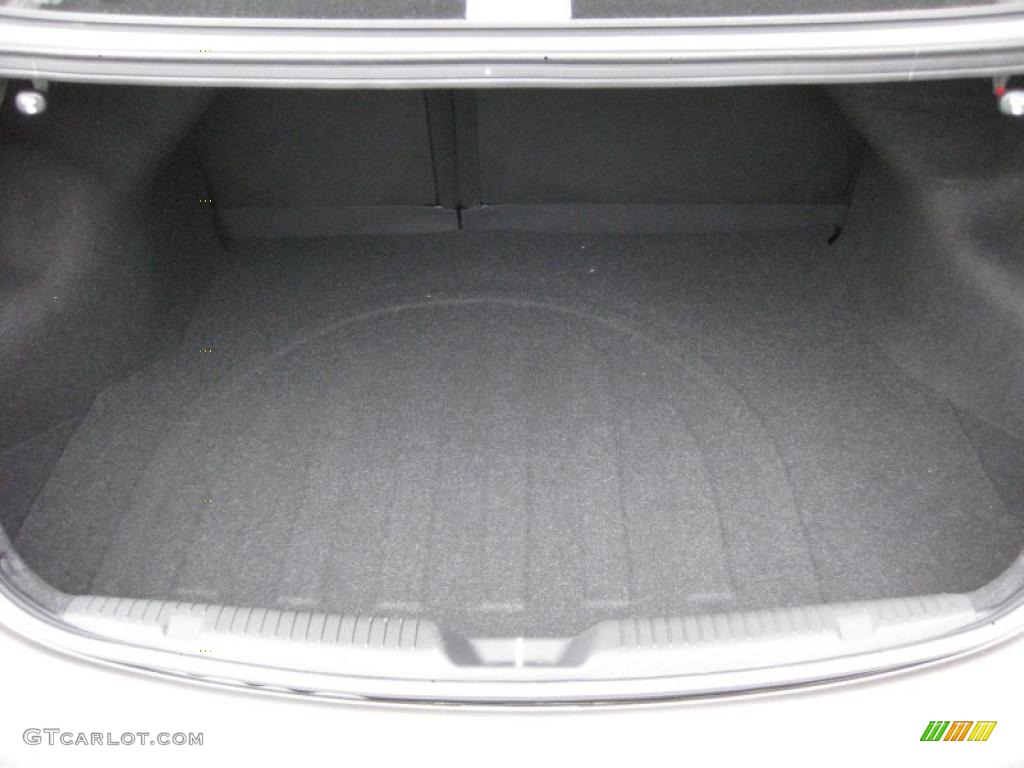2011 Hyundai Elantra GLS Trunk Photo #41740906