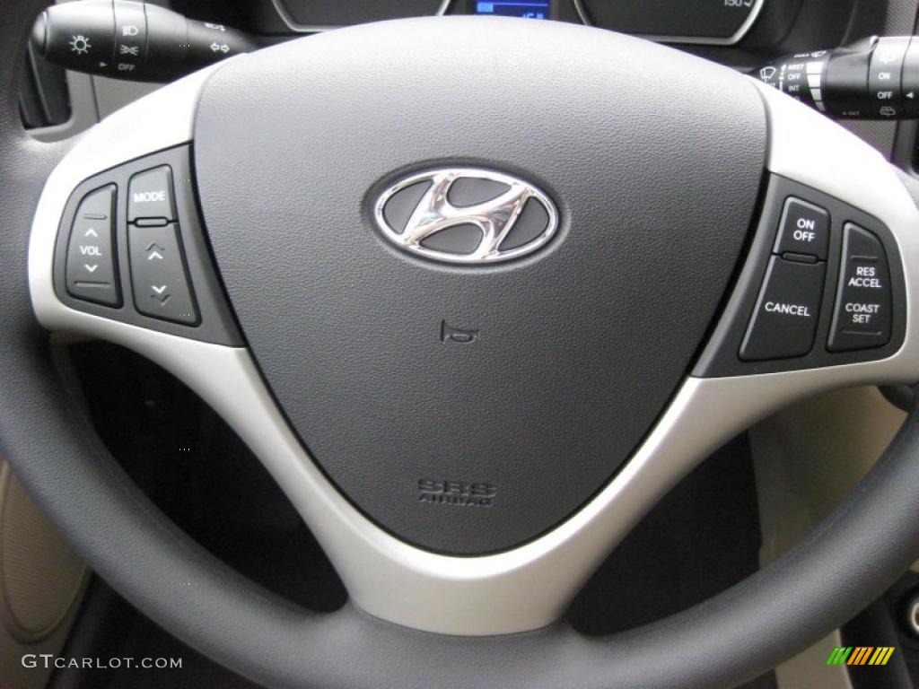 2011 Hyundai Elantra Touring GLS Controls Photo #41741546