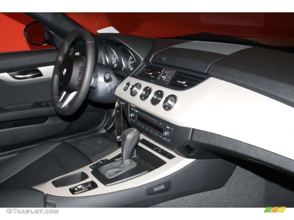 2011 Z4 sDrive30i Roadster - Titanium Silver Metallic / Black photo #9